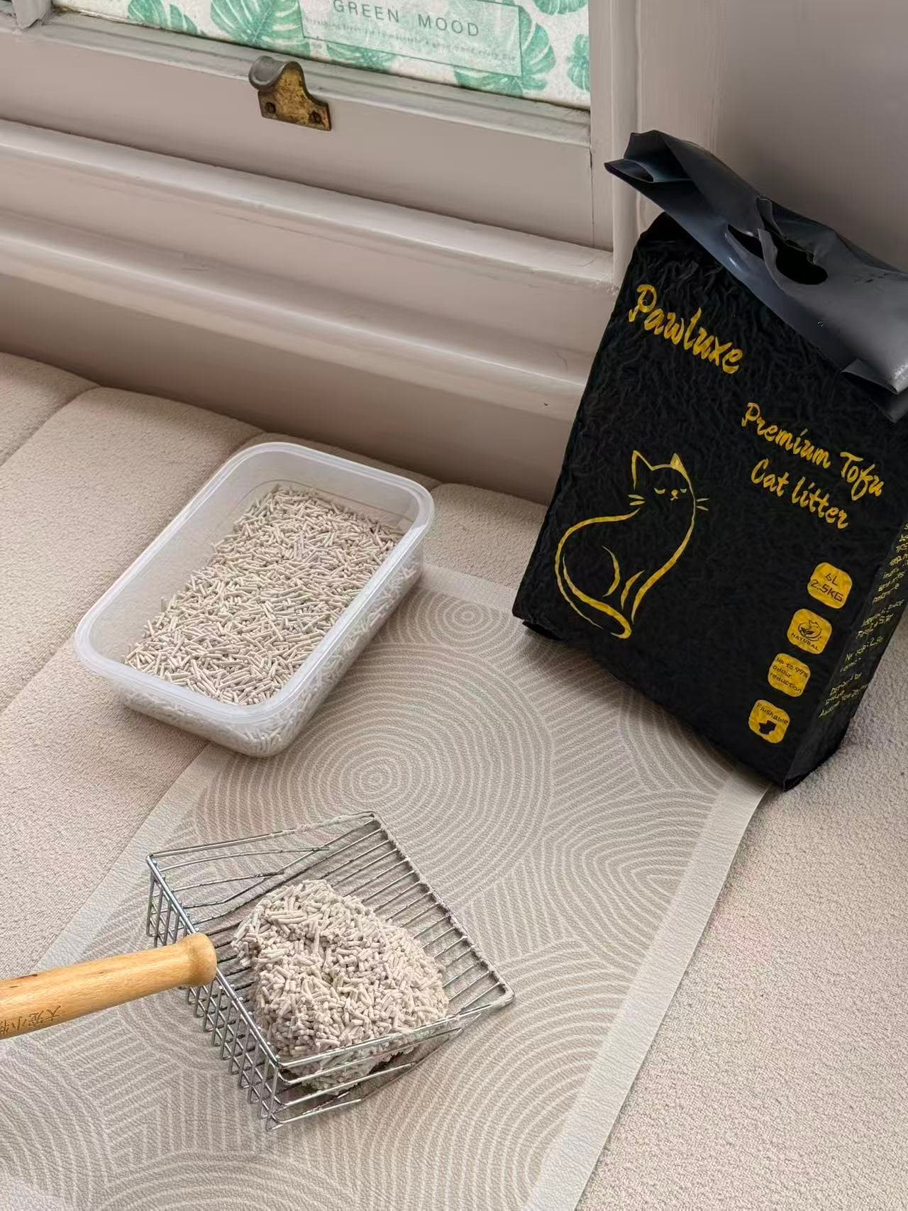PawLuxe package with tofu cat litter and scoop